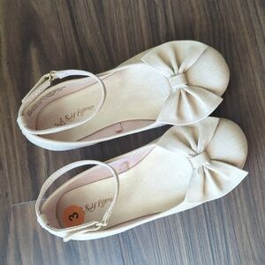 Self Esteem girl shoes size 3